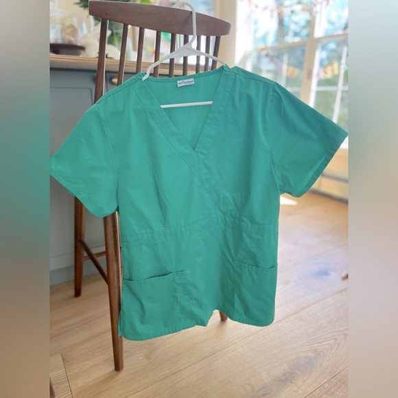 XL Life Threads Scrub Top - Picture 1 of 2